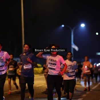 Runner Photo 7625177