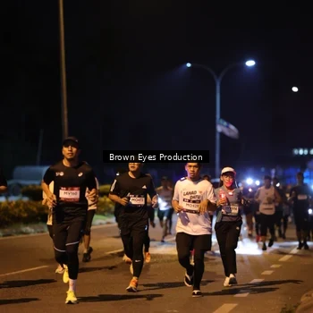 Runner Photo 7625178