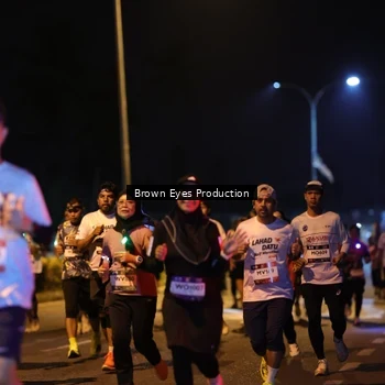 Runner Photo 7625210