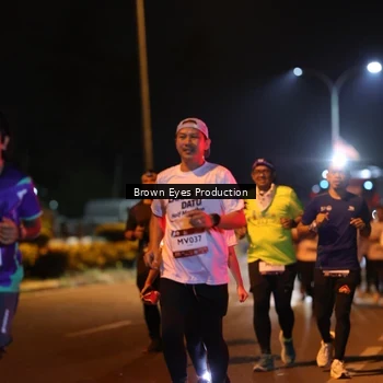 Runner Photo 7625276
