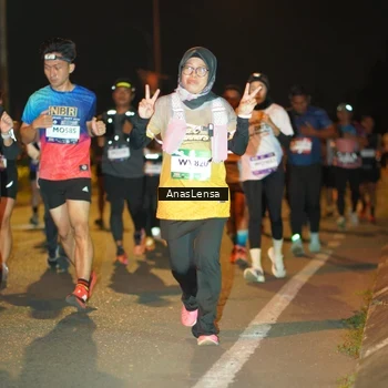 Runner Photo 7625349