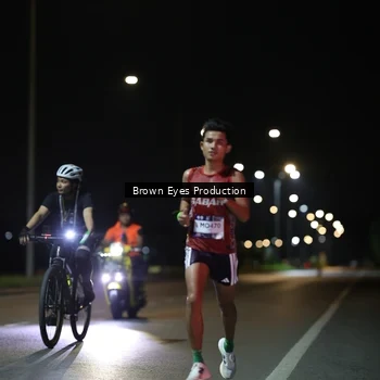 Runner Photo 7625373