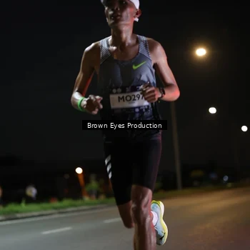 Runner Photo 7625402