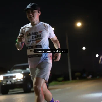Runner Photo 7625471
