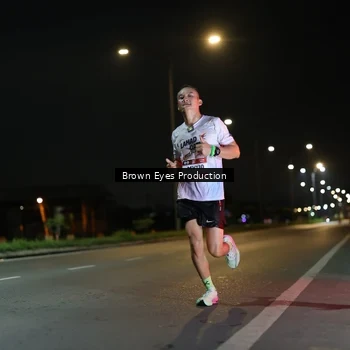 Runner Photo 7625474