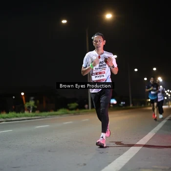 Runner Photo 7625476