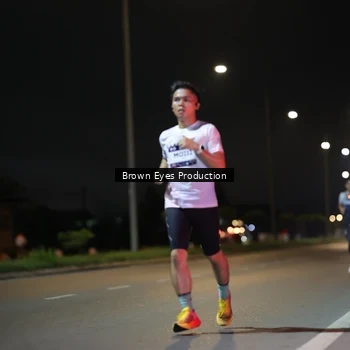 Runner Photo 7625546