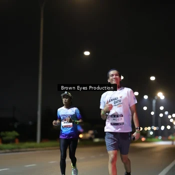 Runner Photo 7625592
