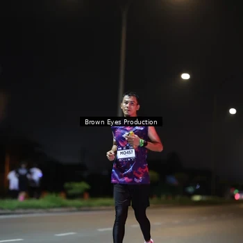 Runner Photo 7625632