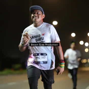 Runner Photo 7625695