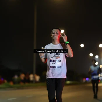 Runner Photo 7625713
