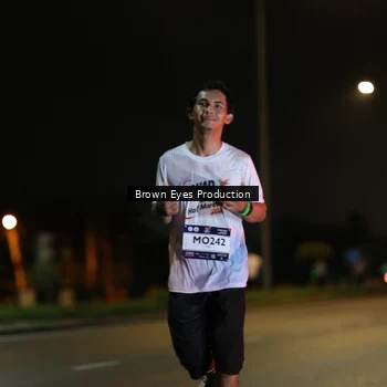 Runner Photo 7625715