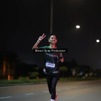 Runner Photo 7625751