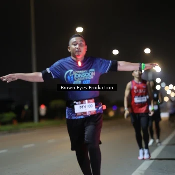 Runner Photo 7625752