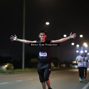 Runner Photo 7625753