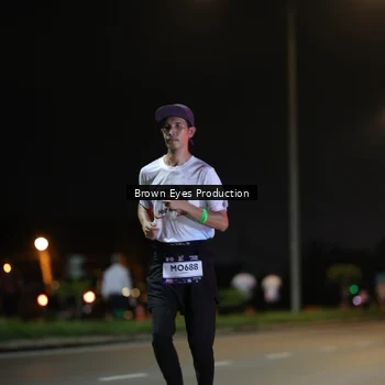 Runner Photo 7625863