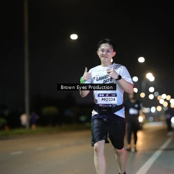 Runner Photo 7625922