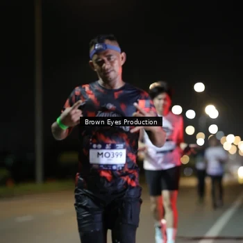 Runner Photo 7625940