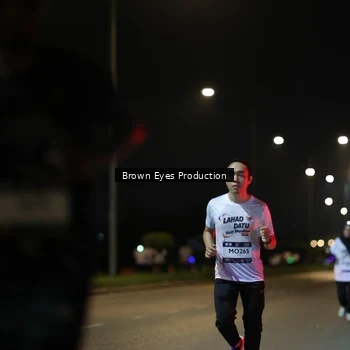 Runner Photo 7625951