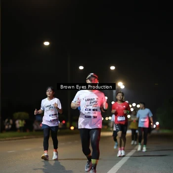 Runner Photo 7625978