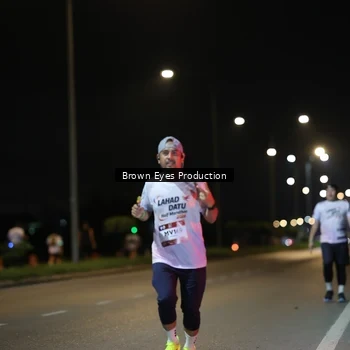 Runner Photo 7626023