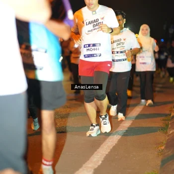 Runner Photo 7626325
