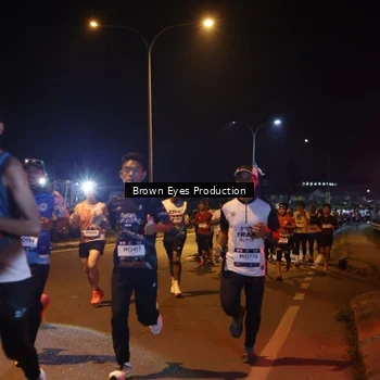 Runner Photo 7626473