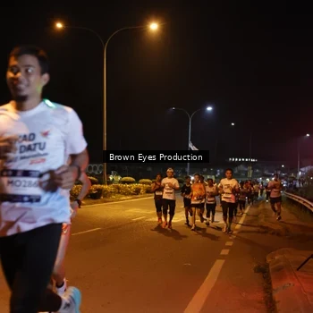 Runner Photo 7626495