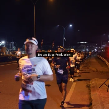 Runner Photo 7626545