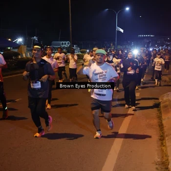 Runner Photo 7626687