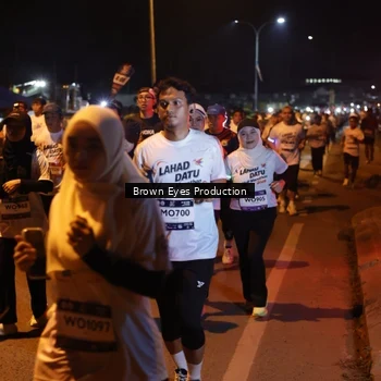 Runner Photo 7626715