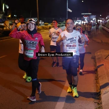Runner Photo 7626800