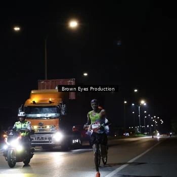 Runner Photo 7626945