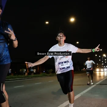 Runner Photo 7627343