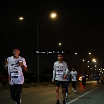 Runner Photo 7627473
