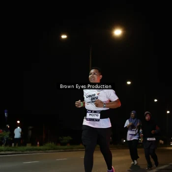 Runner Photo 7628995