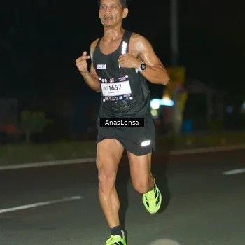 Runner Photo 7629000