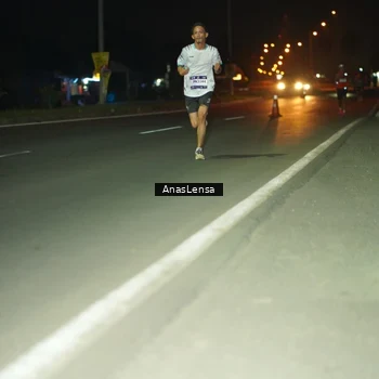 Runner Photo 7629010