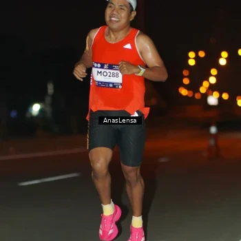 Runner Photo 7629024