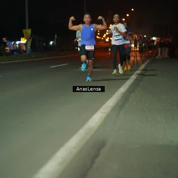 Runner Photo 7630012