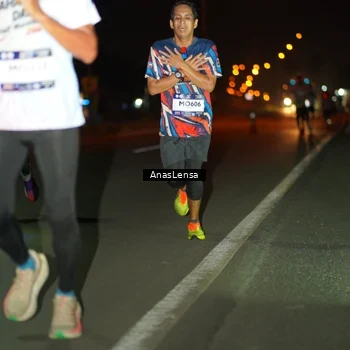 Runner Photo 7630076