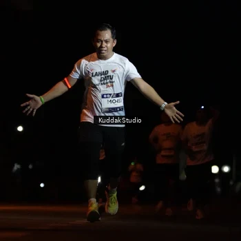 Runner Photo 7630285