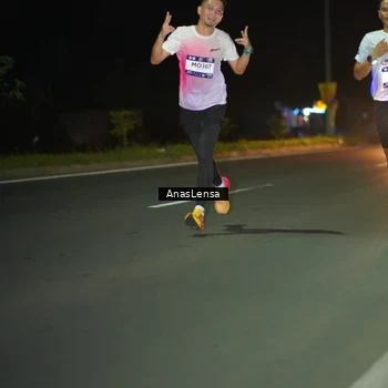 Runner Photo 7630291