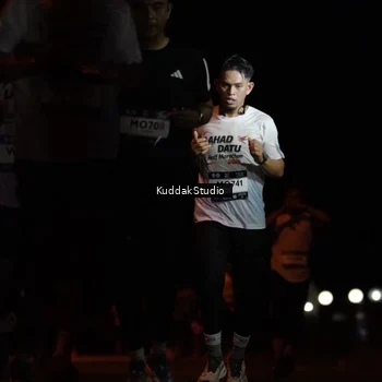 Runner Photo 7630385