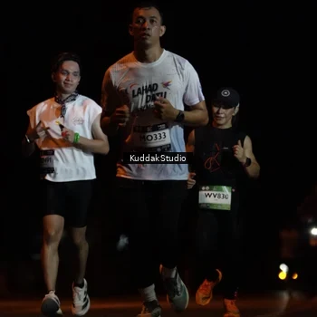 Runner Photo 7630472