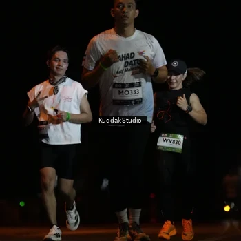 Runner Photo 7630473