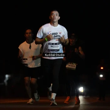 Runner Photo 7630483