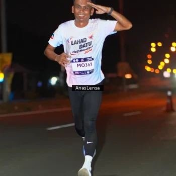 Runner Photo 7630512