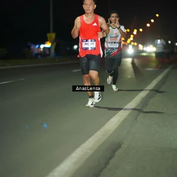 Runner Photo 7630655