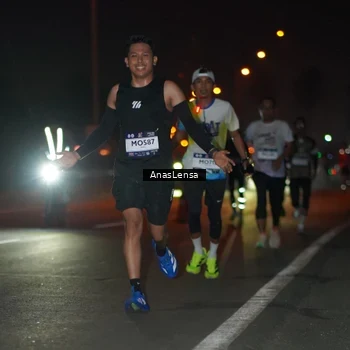 Runner Photo 7630789